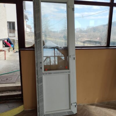 PVC ULAZNA VRATA – 77×231,5 cm – JEDNOKRILNA – DESNO OTVARANJE