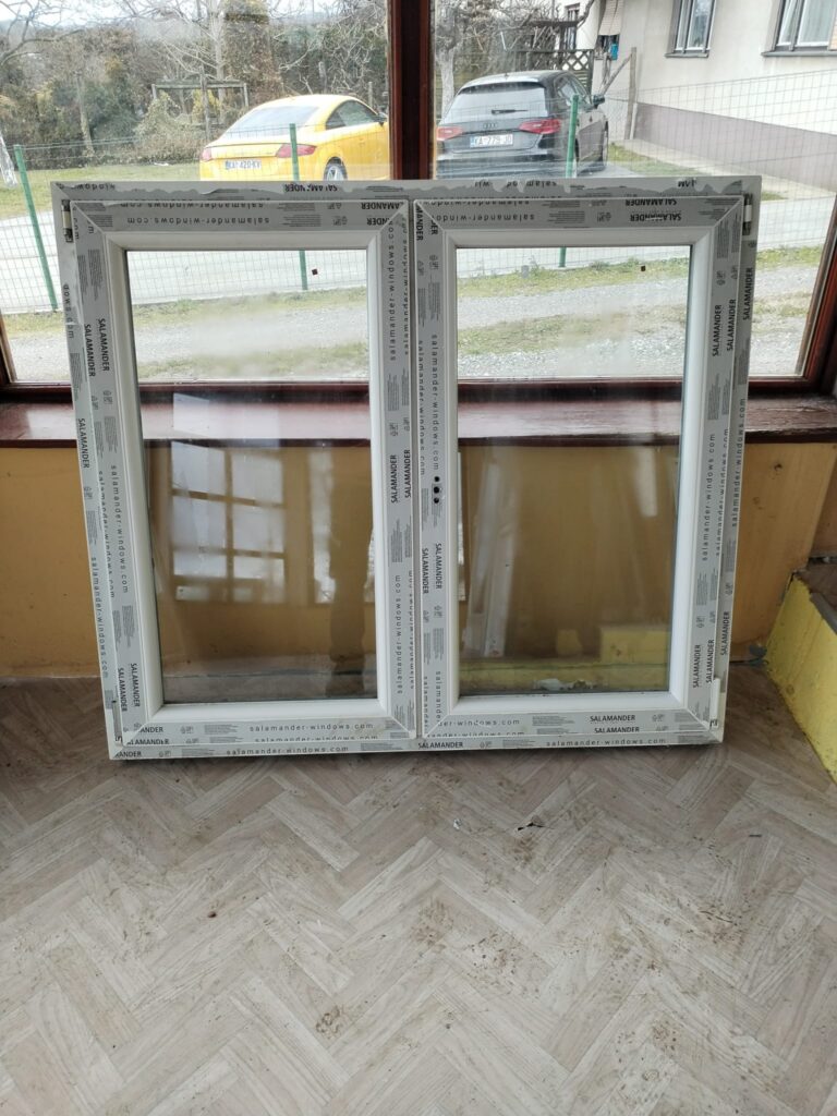 PVC PROZOR – 134 x 117 cm – DVOKRILNI – DESNO OTVARANJE