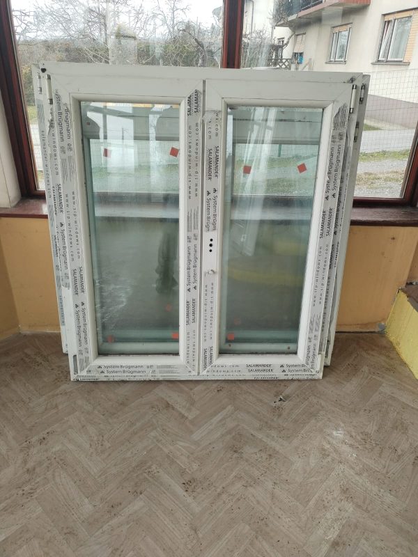 PVC PROZOR – 112 x 126 cm – DVOKRILNI – DESNO OTVARANJE – OŠTEĆEN