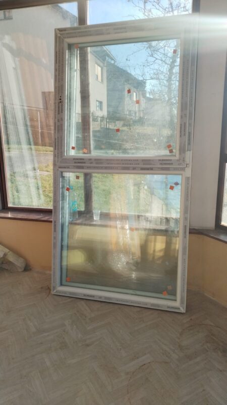 PVC FIKSER + JEDNOKRILNI DESNI PROZOR – 113,5×221 cm