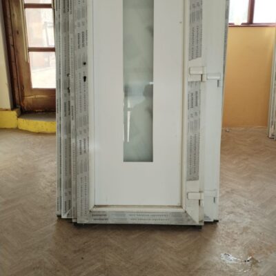 PVC ULAZNA VRATA – 90×210 cm – JEDNOKRILNA – DESNO OTVARANJE