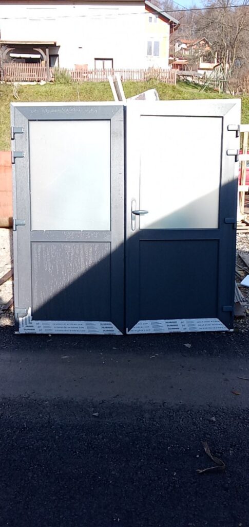 PVC ULAZNA VRATA – 191×196 cm – DVOKRILNA – DESNO OTVARANJE