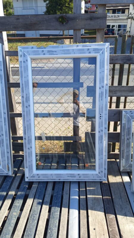 PVC PROZOR – 90 x 142 cm – JEDNOKRILNI – LIJEVO OTVARANJE