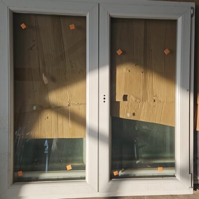 PVC PROZOR – 139,7 x 139,6 cm – DVOKRILNI – DESNO OTVARANJE