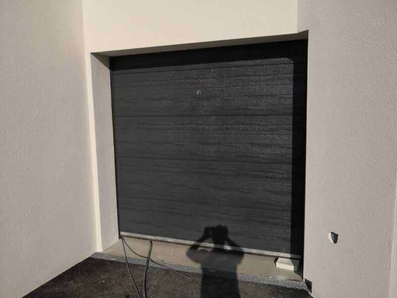 SEKCIJSKA GARAŽNA VRATA  SW SOLID MAX 240×230 – NAJJEFTINIJE U HRVATSKOJ