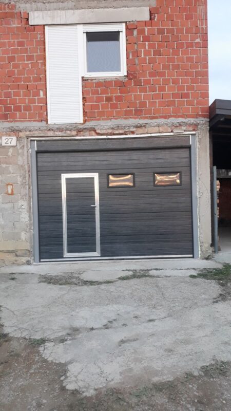 SEKCIJSKA GARAŽNA VRATA  SW SOLID MAX 240×310 – NAJJEFTINIJE U HRVATSKOJ