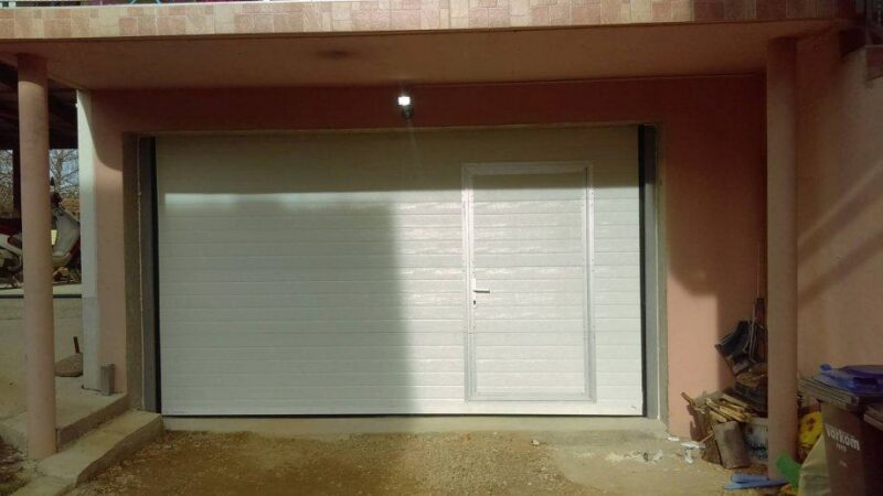 SEKCIJSKA GARAŽNA VRATA 225×250 – NAJJEFTINIJE U HRVATSKOJ